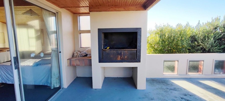 4 Bedroom Property for Sale in Franskraal Western Cape